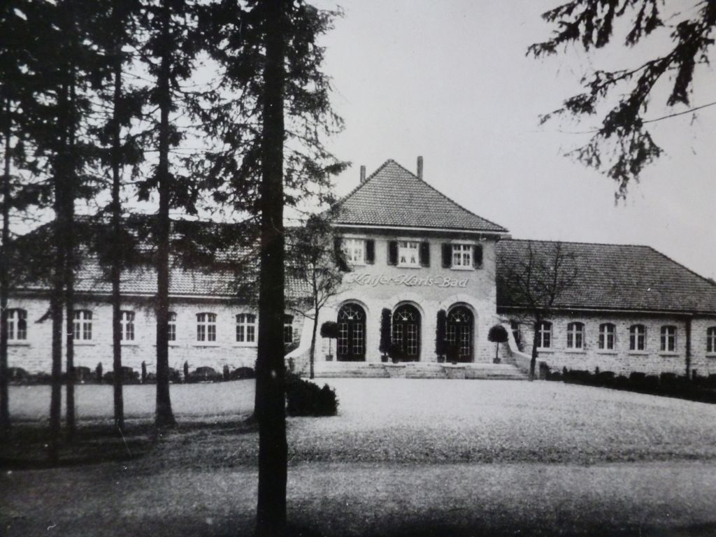 Kaiser-Karls-Bad Gebäude komplette Darstellung, ca. 1928