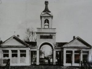 Neues Kurbad, Eingangsportal um 1914 von der Kurbadstraße aus gesehen